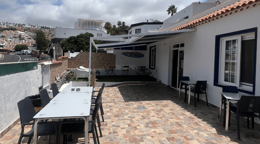 Hostel in Tenerife - dining area outside